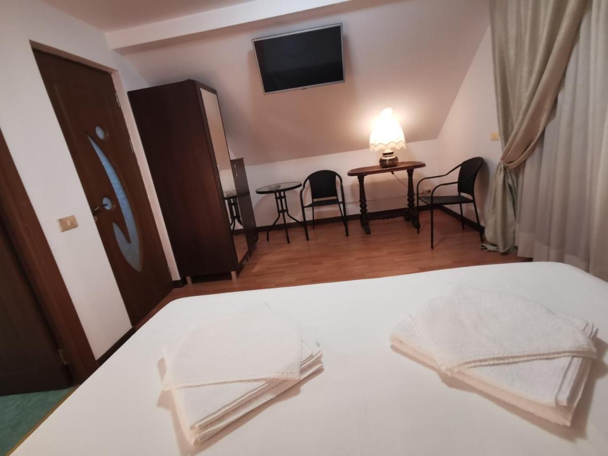 Vila Deal Sacele Exterior photo