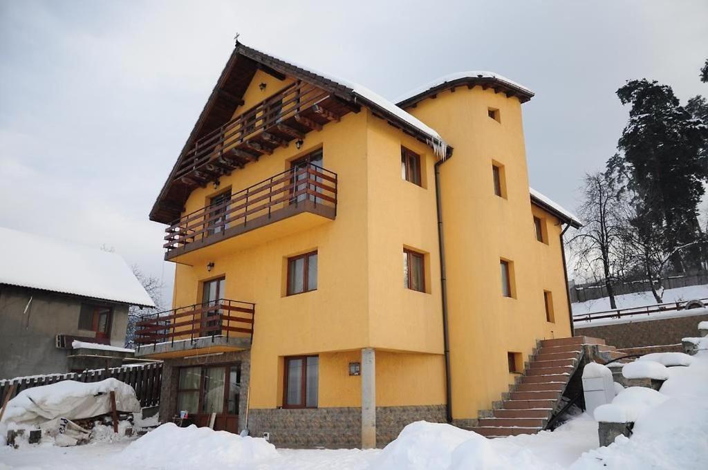 Vila Deal Sacele Exterior photo