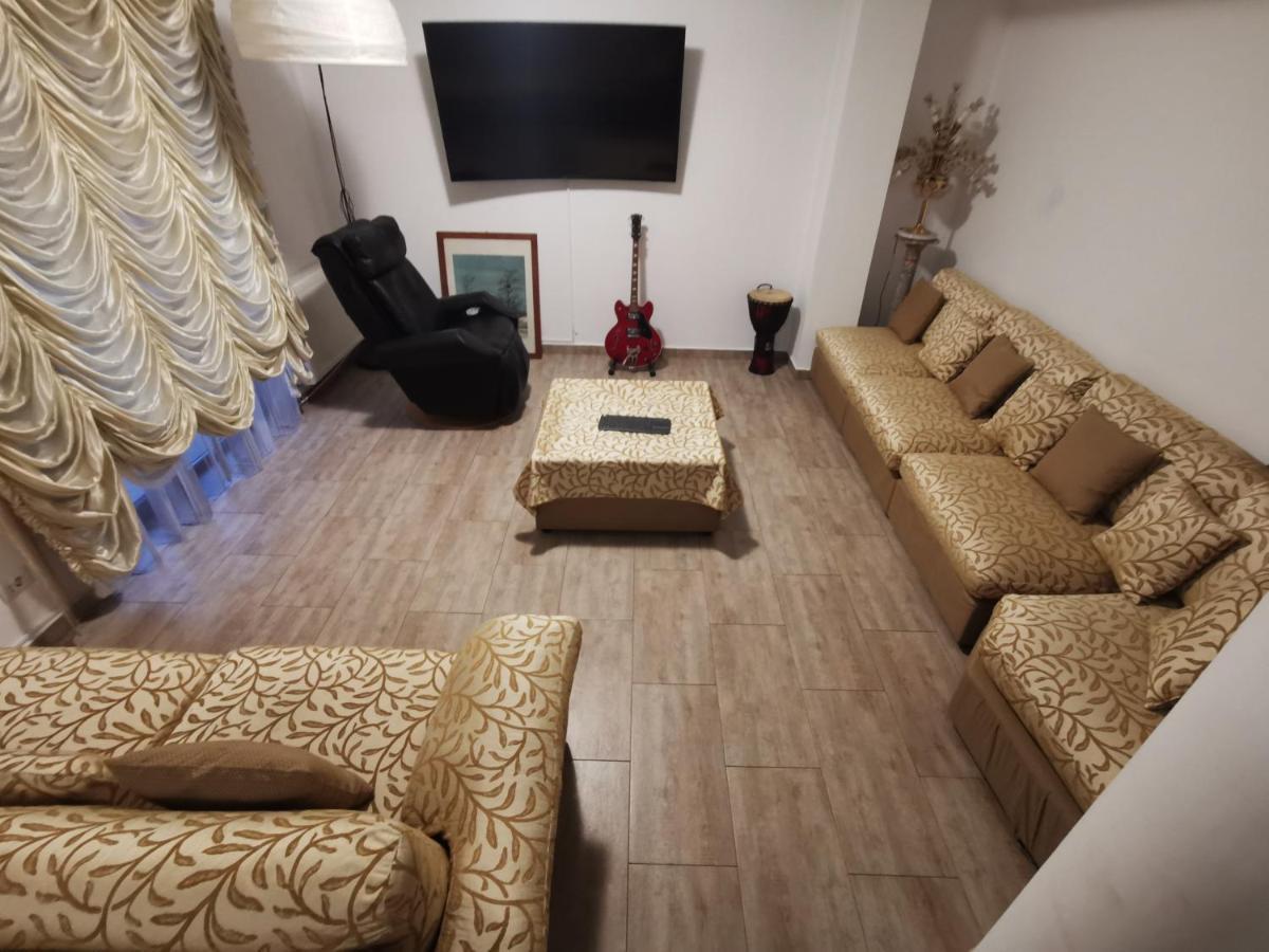 Vila Deal Sacele Exterior photo