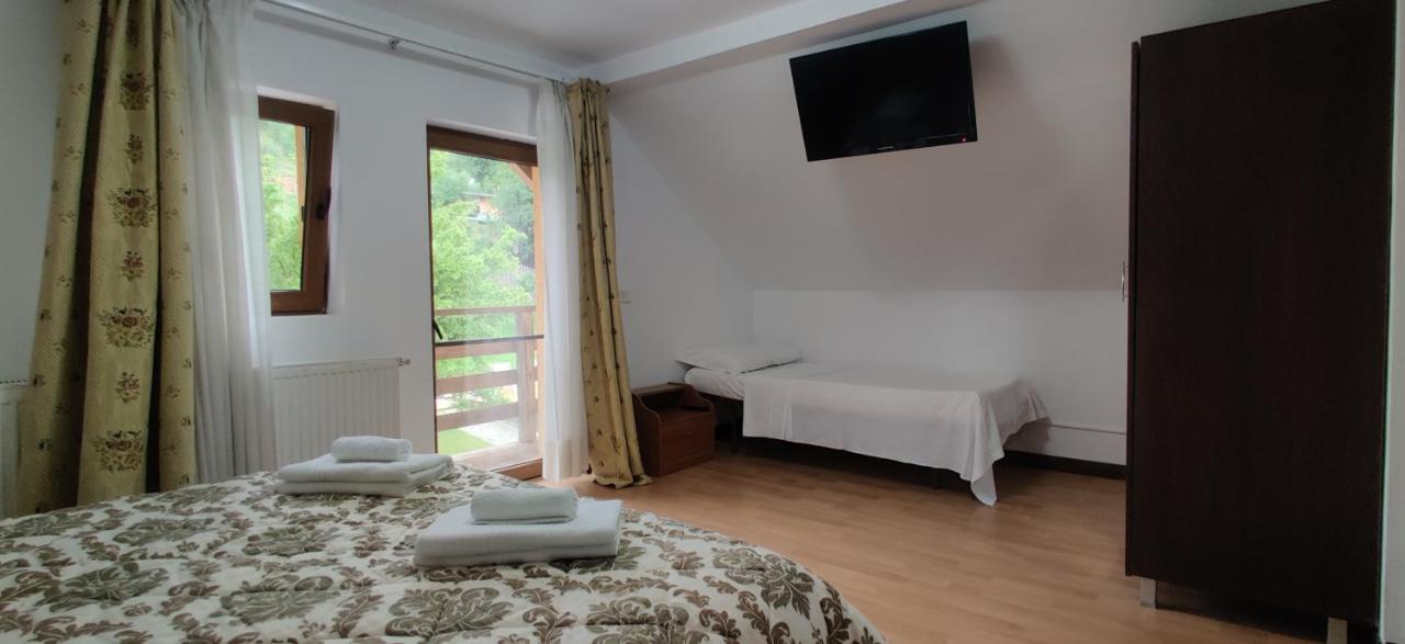 Vila Deal Sacele Exterior photo