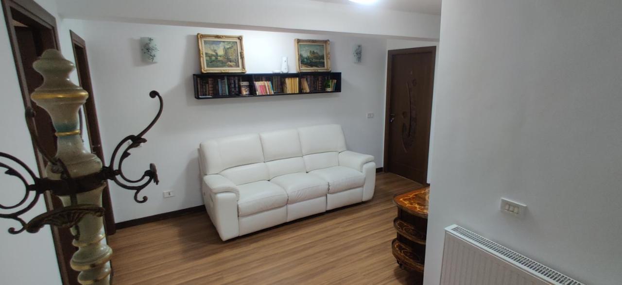 Vila Deal Sacele Exterior photo