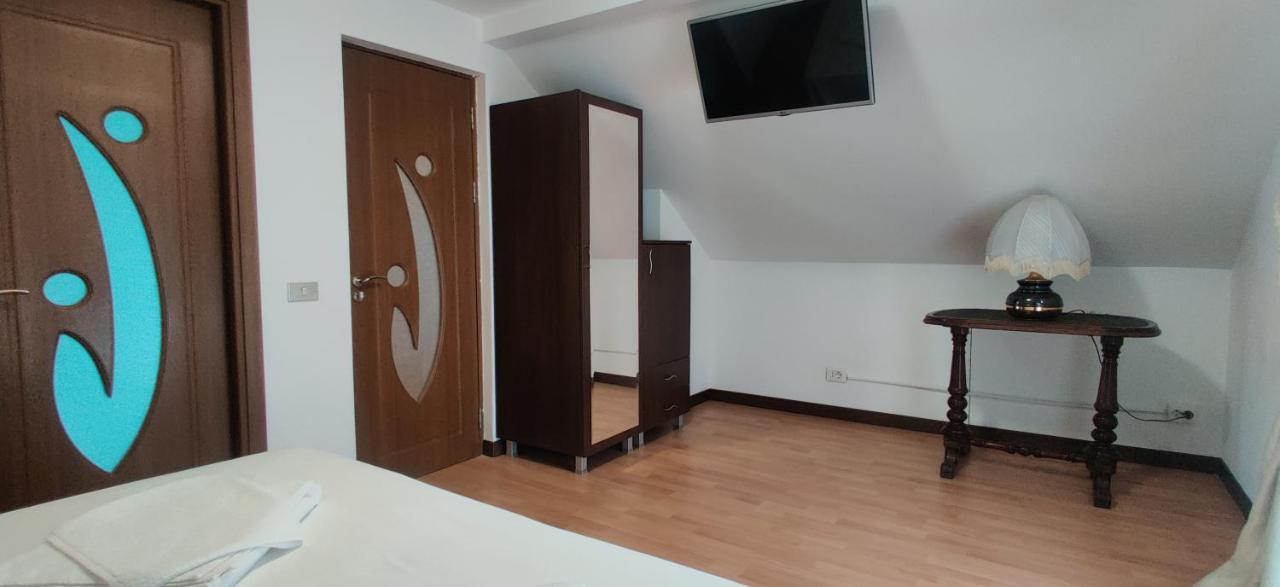 Vila Deal Sacele Exterior photo