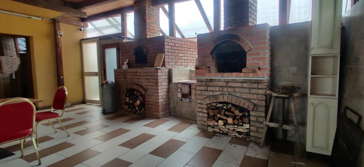 Vila Deal Sacele Exterior photo