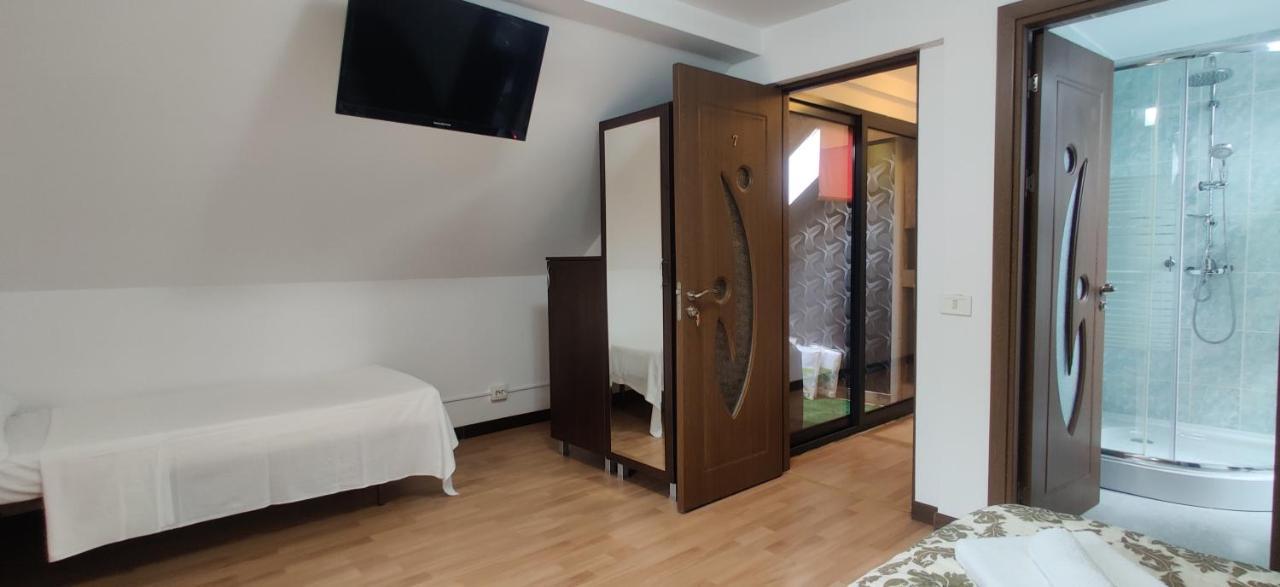 Vila Deal Sacele Exterior photo
