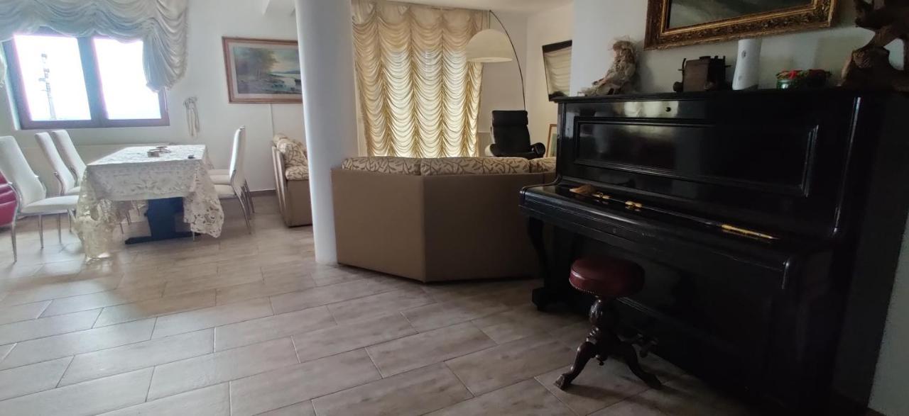 Vila Deal Sacele Exterior photo