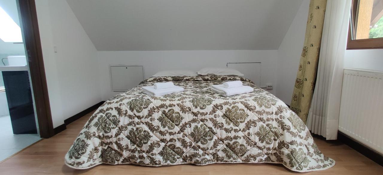 Vila Deal Sacele Exterior photo
