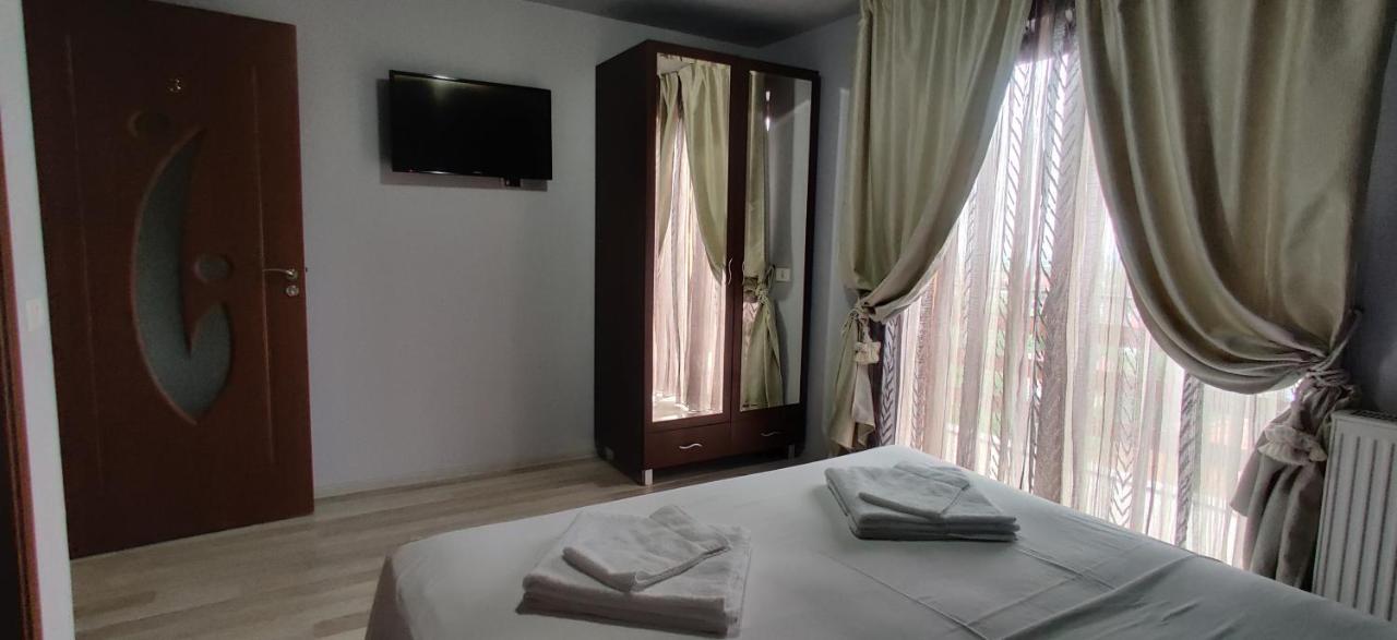 Vila Deal Sacele Exterior photo